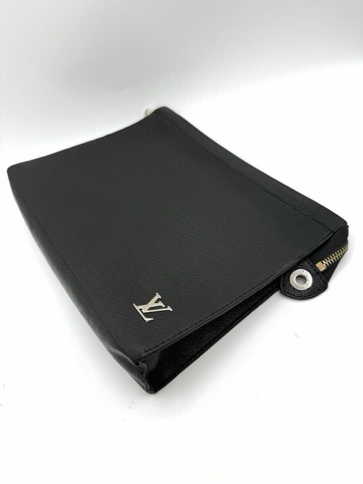 Louis Vuitton Pochette Voyage Black Taiga Pouch