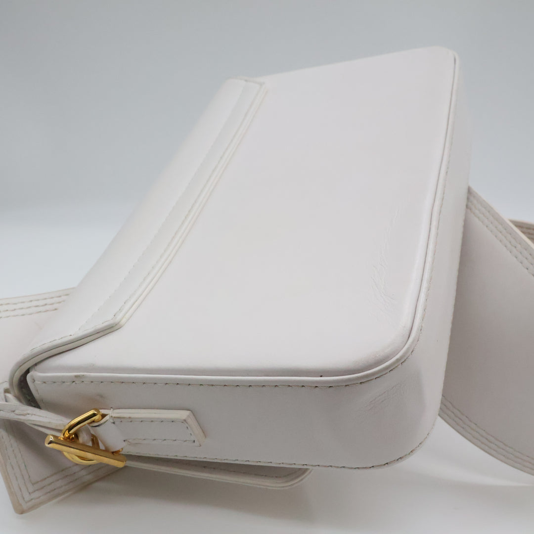 Jacquemus Le Carinu White Handbag