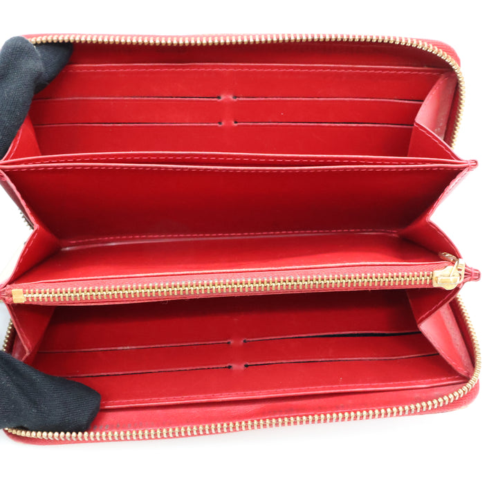 Louis Vuitton Red Patent Leather Zippy Purse
