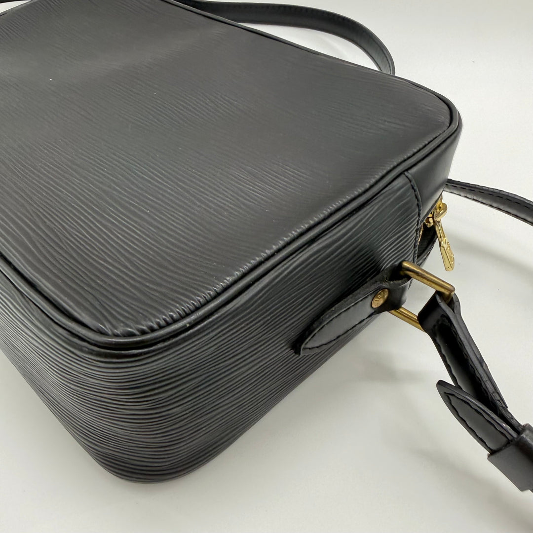 Louis Vuitton Epi Black Black Leather Trocadero 27 Crossbody Bag