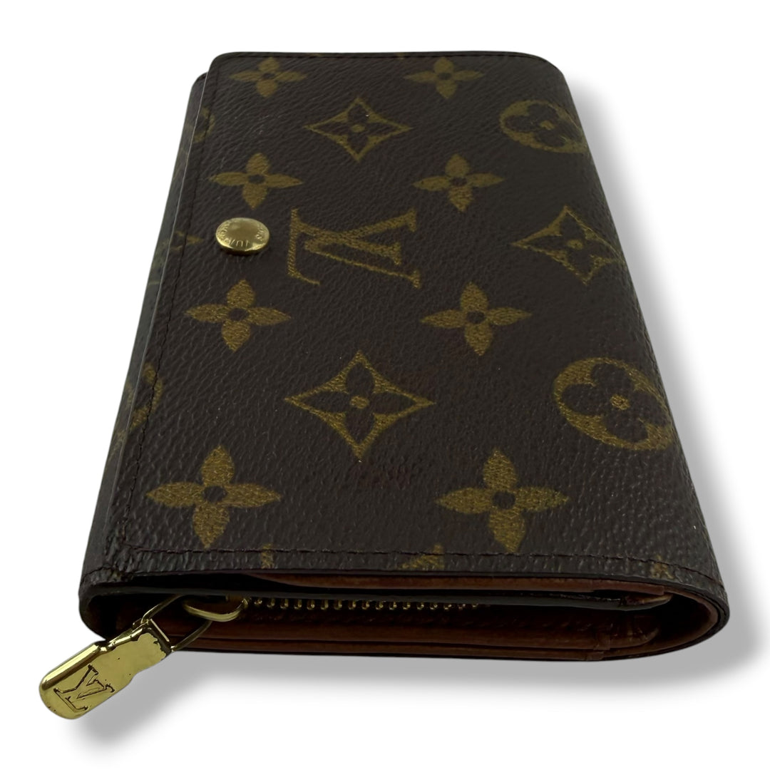 Louis Vuitton Brown Monogram Zippy Clip Purse 7728