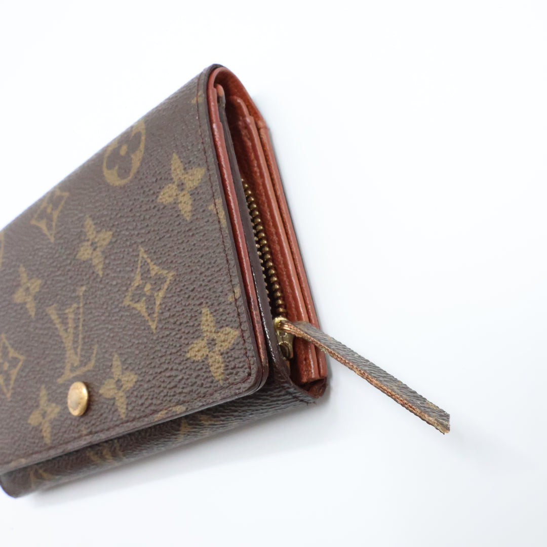 Louis Vuitton Brown Monogram Small Zippy Purse 8595