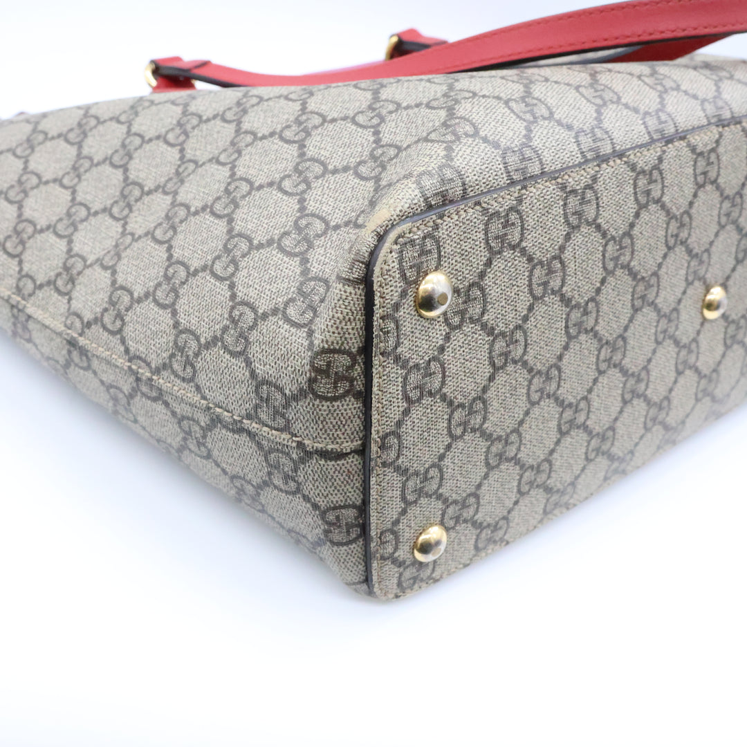 Gucci GG Supreme Monogram Zippered Bucket Tote Beige