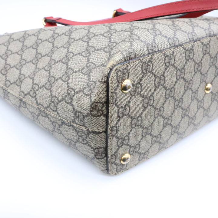 Gucci GG Supreme Monogram Zippered Bucket Tote Beige