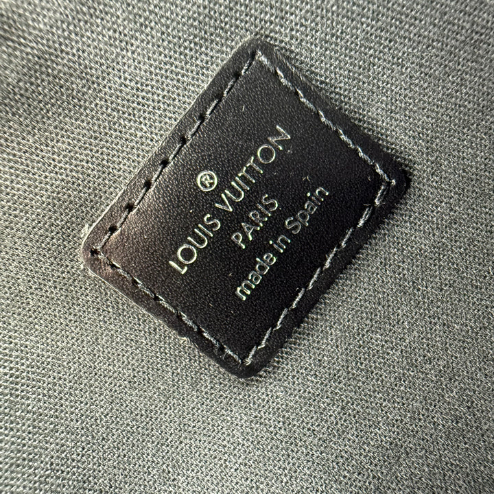 Louis Vuitton Black Kalga Leather Taiga Clutch Bag