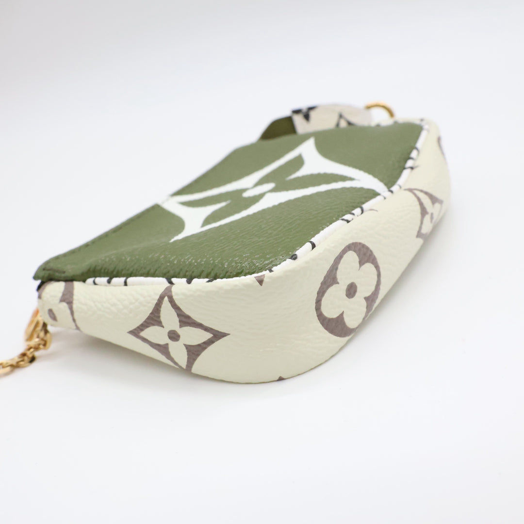 Louis Vuitton Limited Edition Giant Monogram Mini Pochette Accessoires Khaki