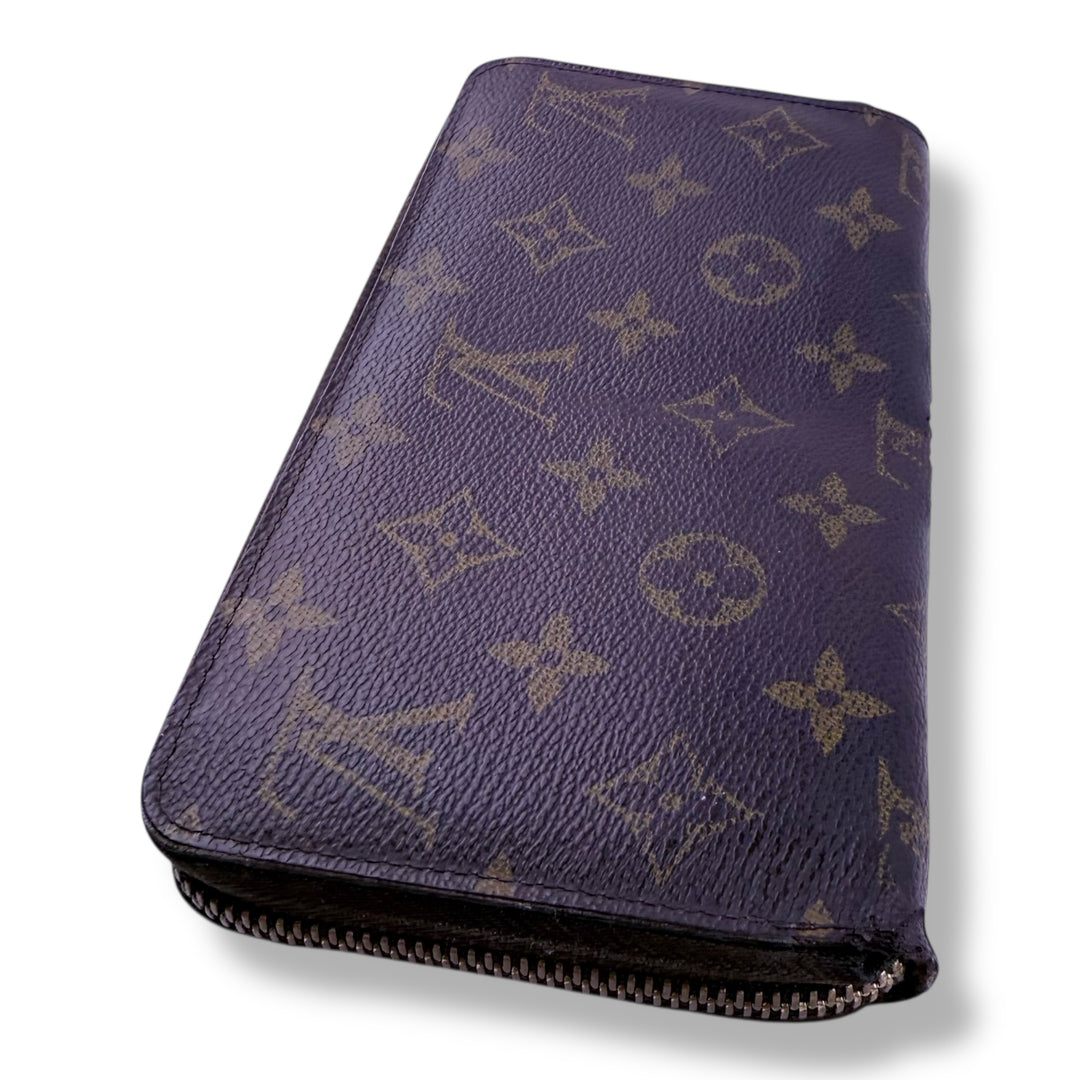 Louis Vuitton Brown Monogram Zippy Purse