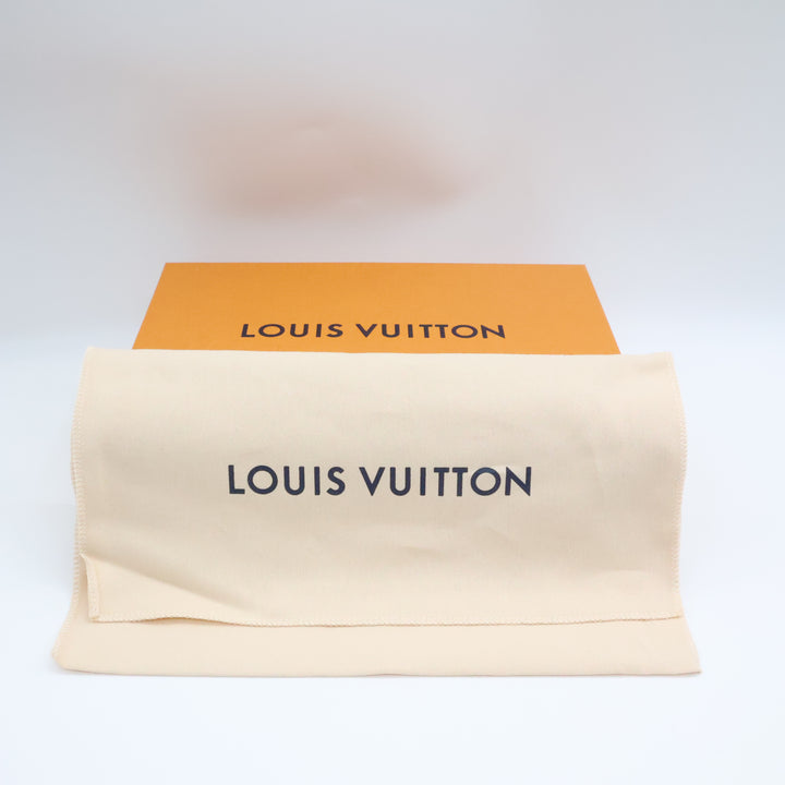 Louis Vuitton Pochette Black Epi Leather Handbag