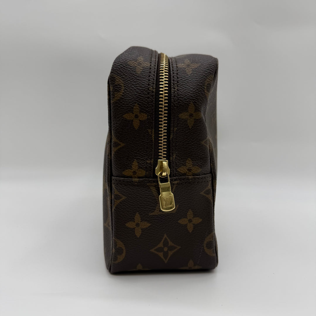 Louis Vuitton True Trousse 28 Brown Monogram Toiletry Pouch