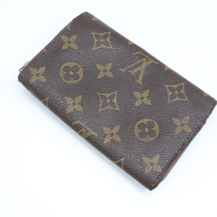 Louis Vuitton Vintage Brown Monogram Zippy Clip Purse Good Condition