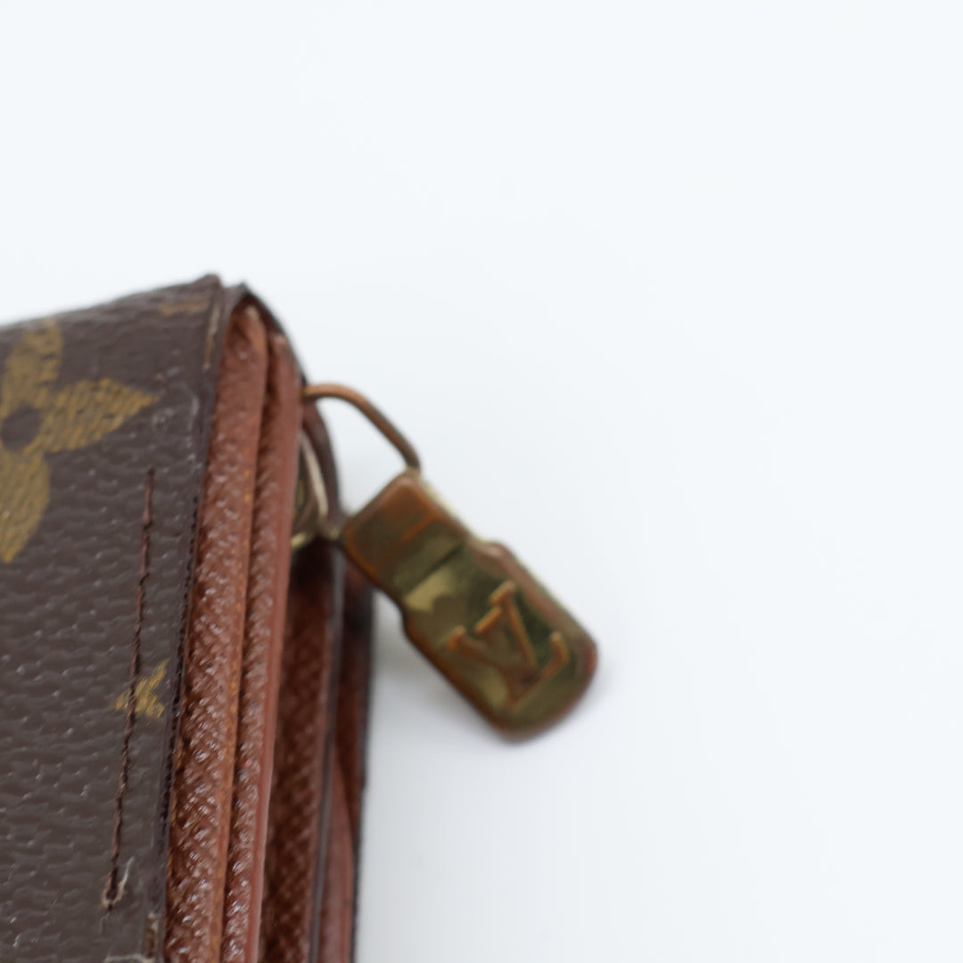 Louis Vuitton Vintage Brown Monogram Zippy Clip Purse Good Condition