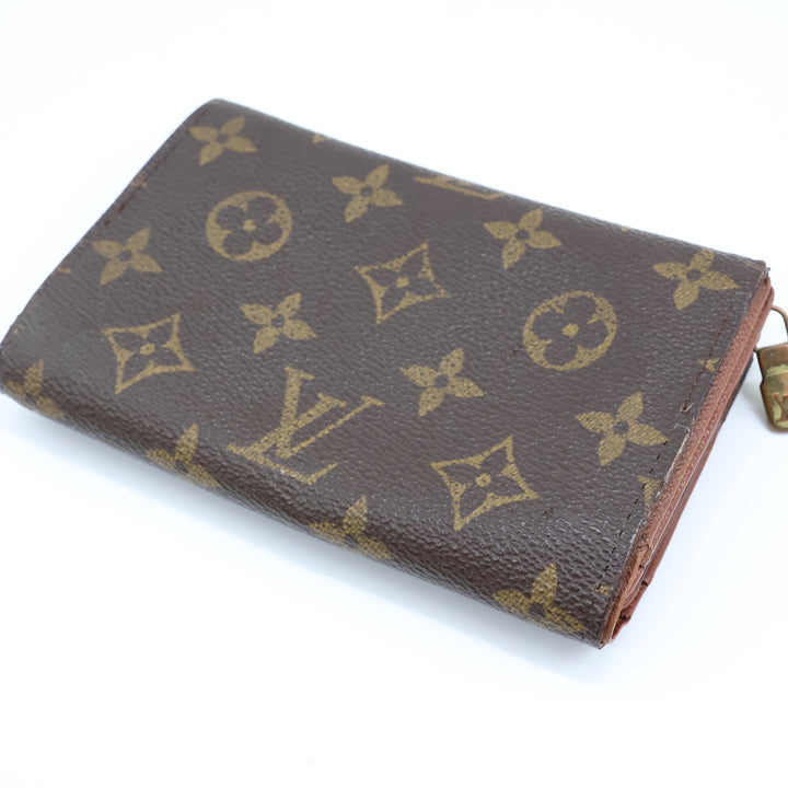 Louis Vuitton Vintage Brown Monogram Zippy Clip Purse Good Condition