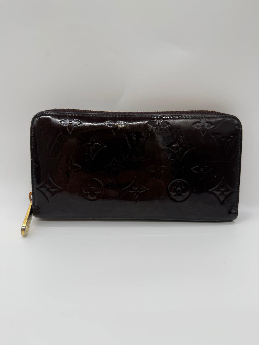 Louis Vuitton Burgundy Monogram Vernis Amarante Leather Zippy Purse