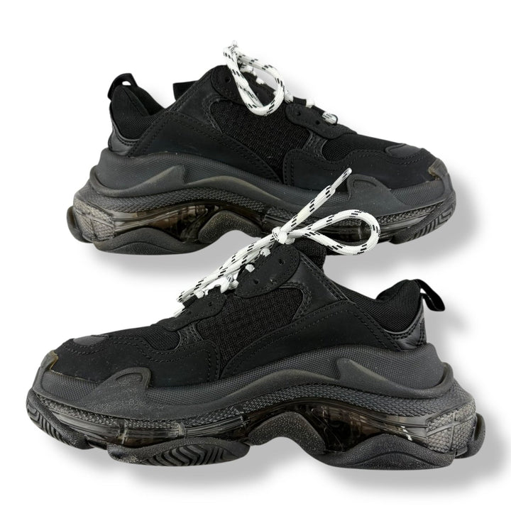 Balenciaga Triple S Black UK 2 / EU 35 - Lux Central