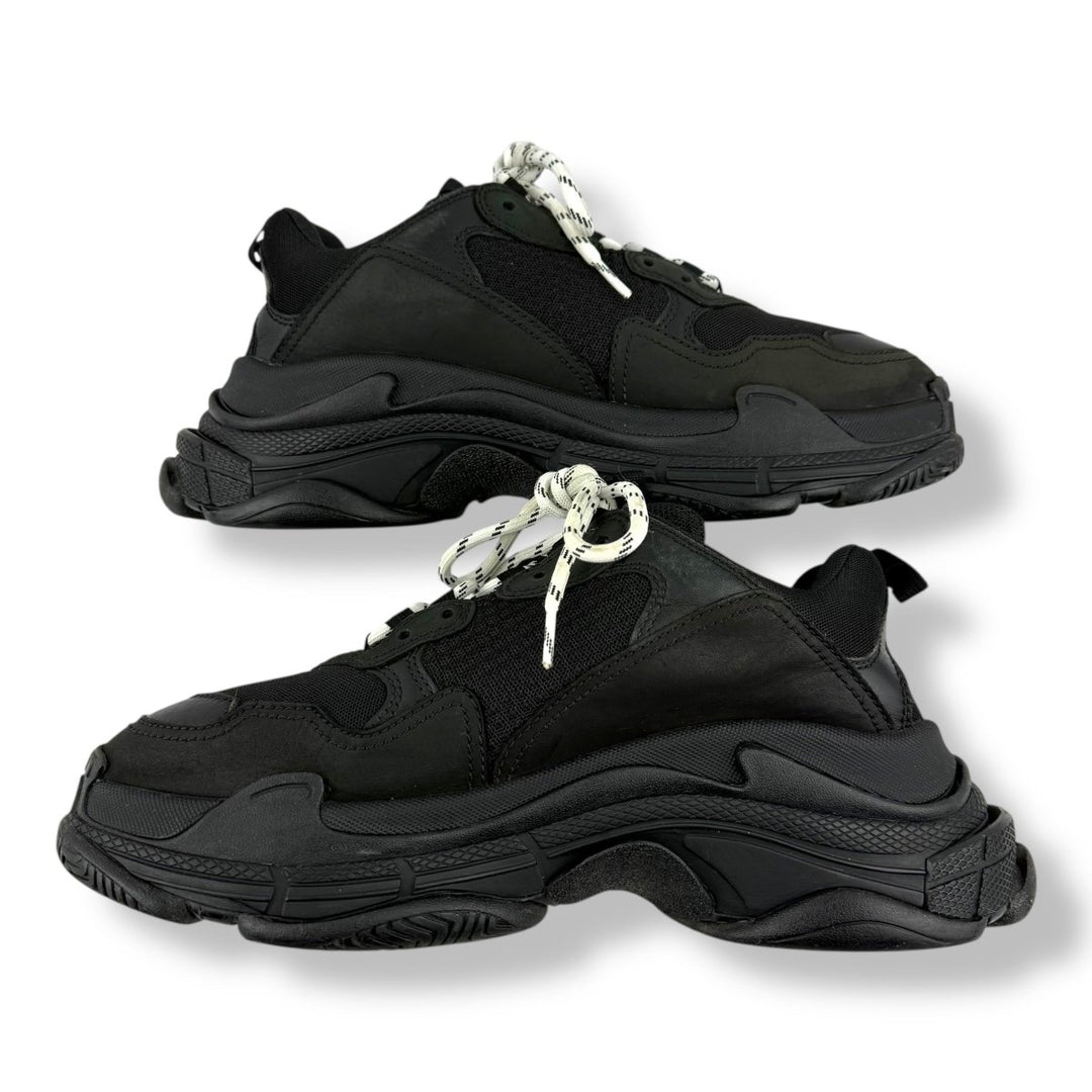 Balenciaga Triple S Black UK 8 / EU 42 - Lux Central