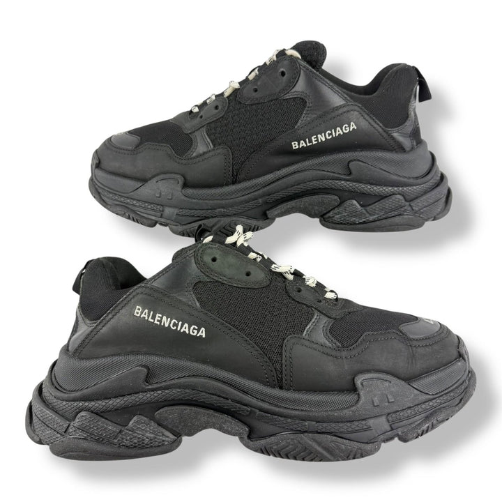 Balenciaga Triple S Black UK 9 / EU 43 - Lux Central