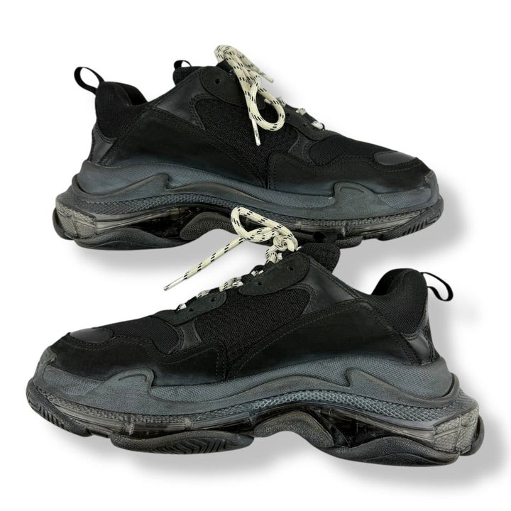 Balenciaga Triple S Black UK 9 / EU 43 - Lux Central