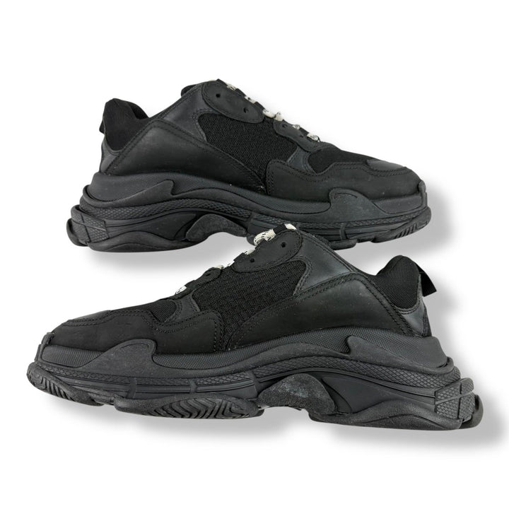 Balenciaga Triple S Black UK 9 / EU 43 - Lux Central