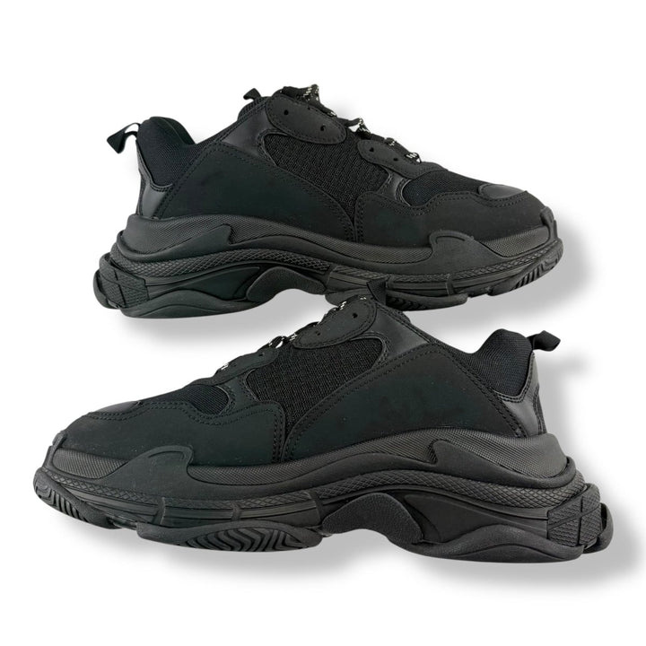 Balenciaga Triple S Black UK 9 / EU 43 - Lux Central