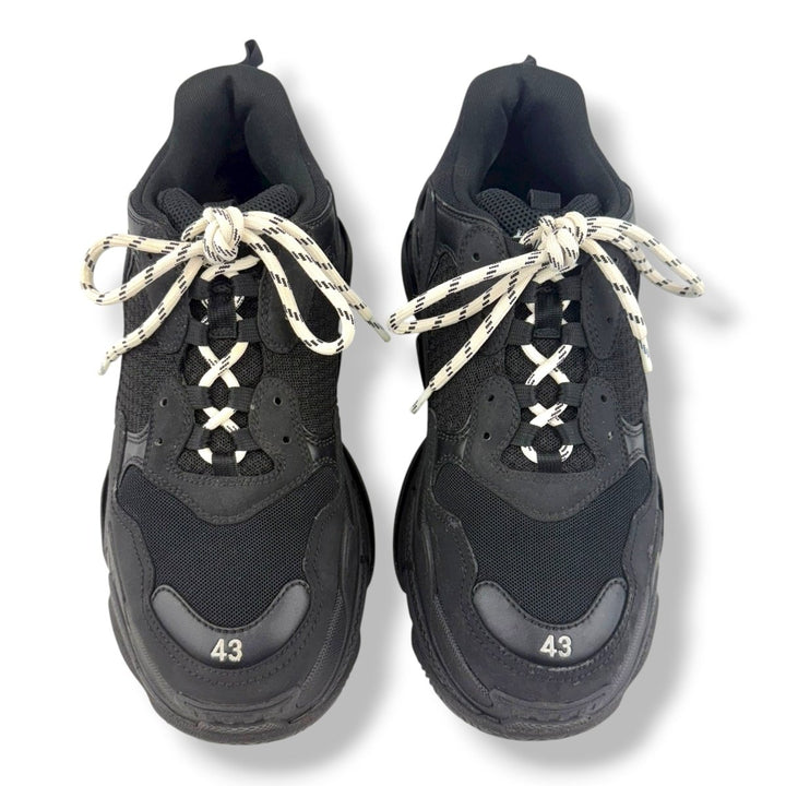 Balenciaga Triple S Black UK 9 / EU 43 - Lux Central