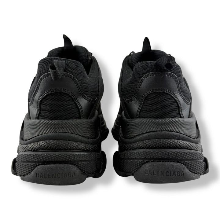 Balenciaga Triple S Black UK 9 / EU 43 - Lux Central