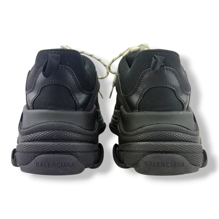 Balenciaga Triple S Black UK 9 / EU 43 - Lux Central