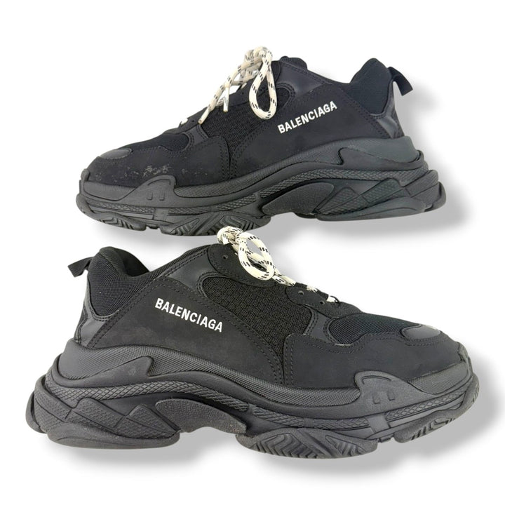 Balenciaga Triple S Black UK 9 / EU 43 - Lux Central