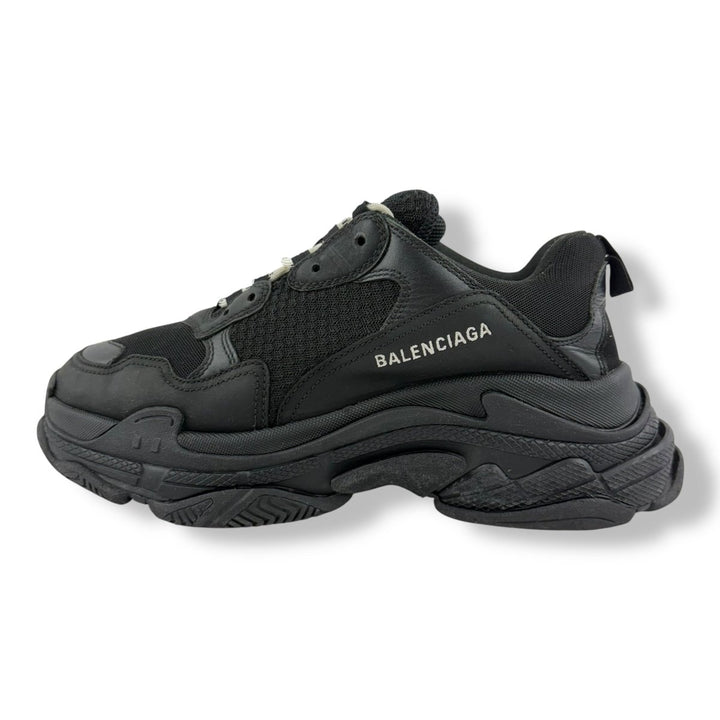Balenciaga Triple S Black UK 9 / EU 43 - Lux Central