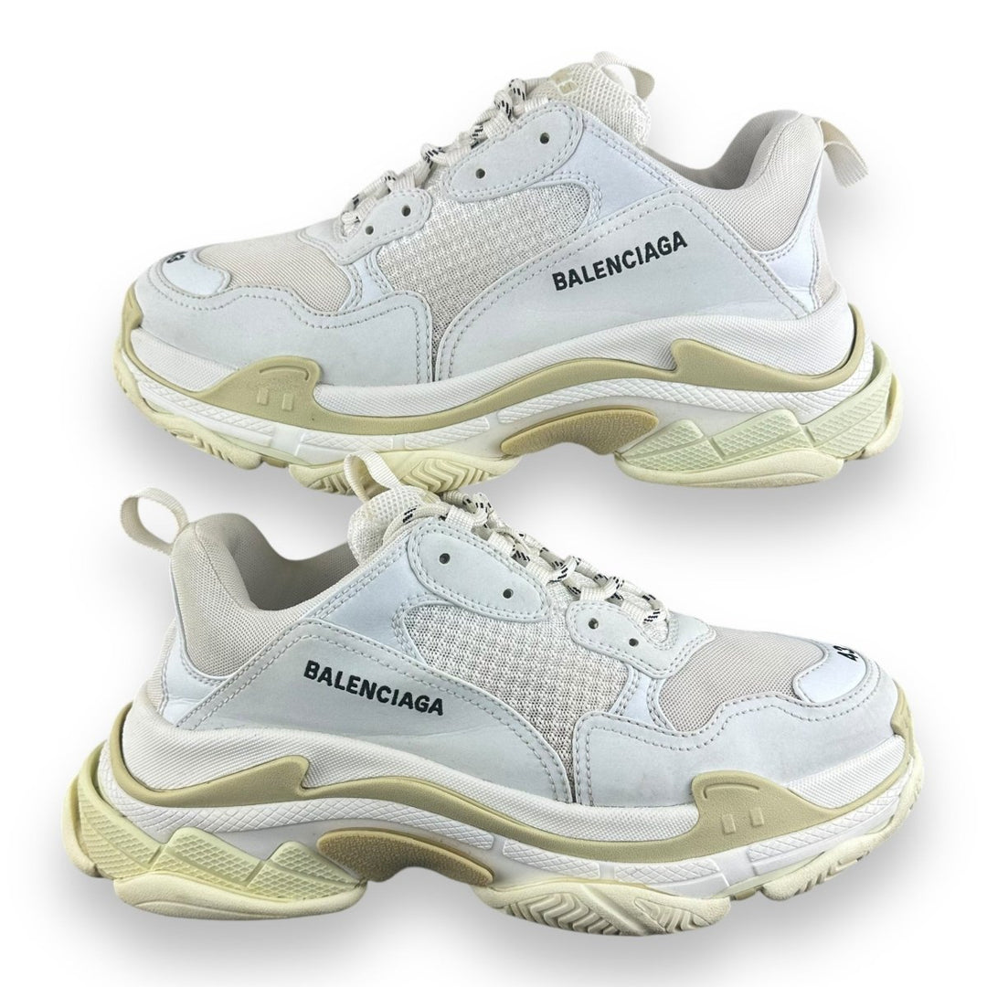 Balenciaga Triple S White UK 9 / EU 43 - Lux Central