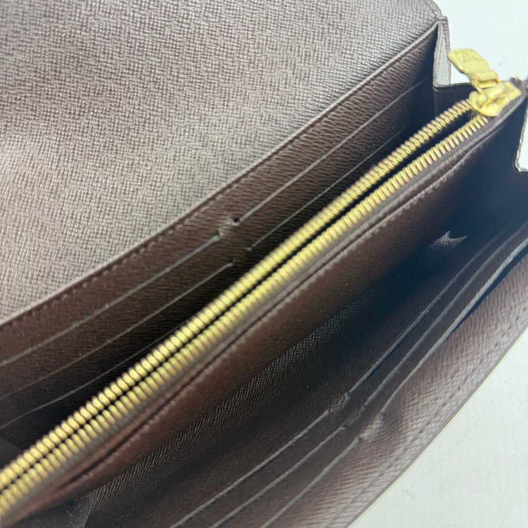 Louis Vuitton Sarah Brown Damier Femme Wallet