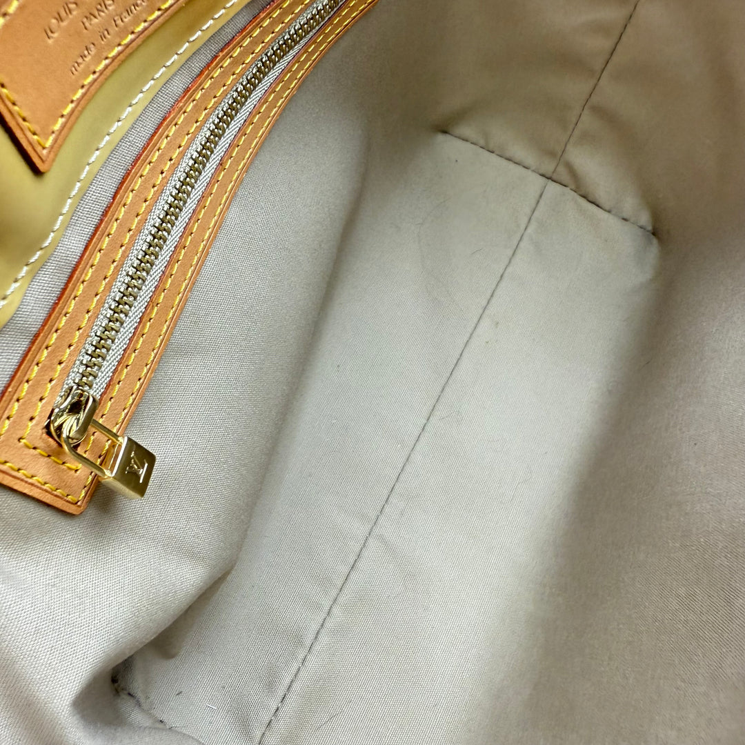 Louis Vuitton Beige Vernis Reade PM Tote