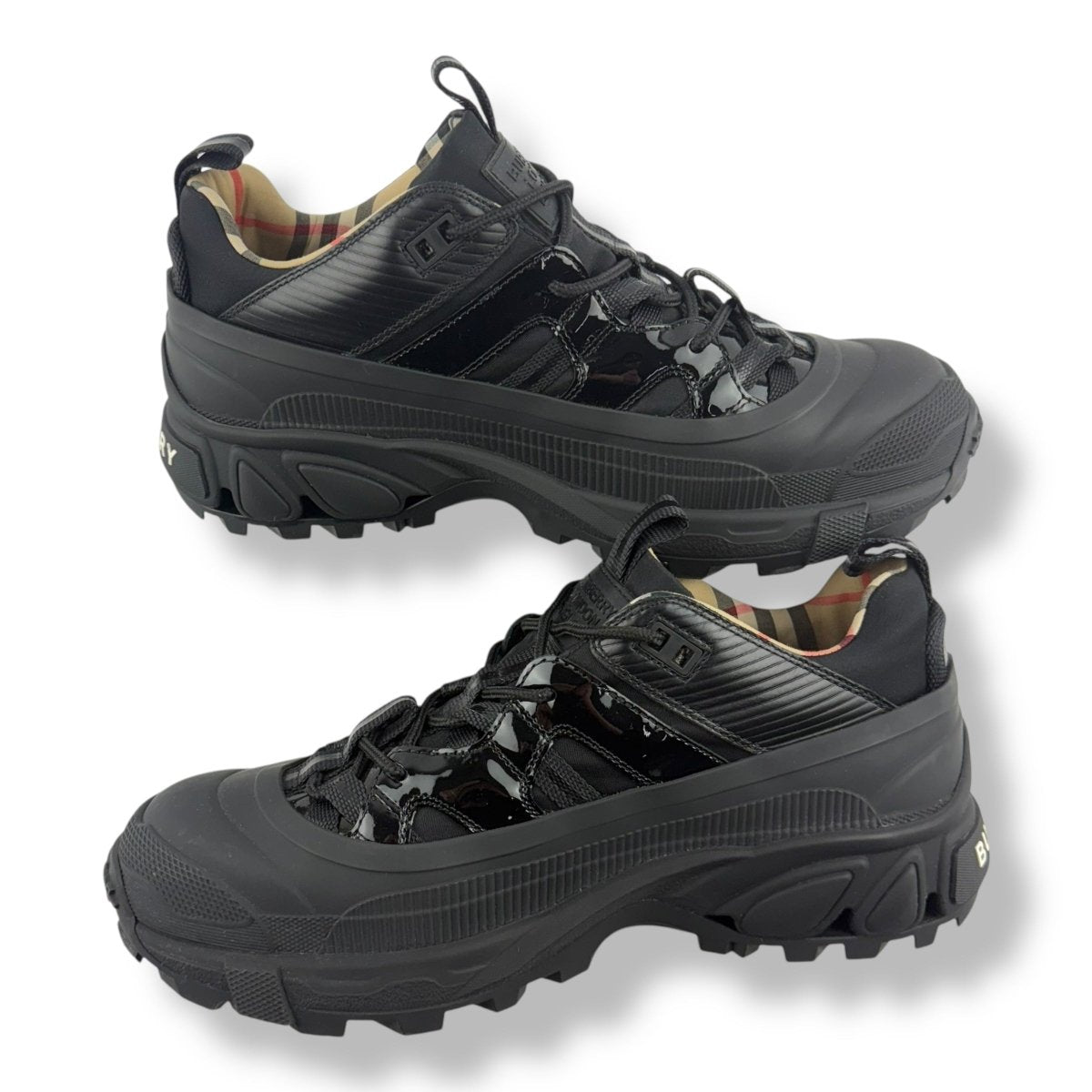 Burberry Arthur Black UK 7 / EU 41 - Lux Central