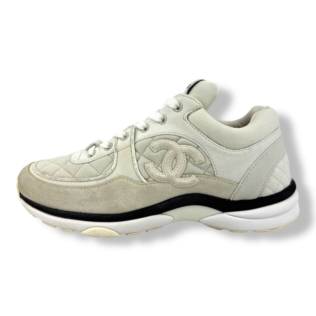 Chanel CC Runner White Suede UK 7 / EU 40 - Lux Central