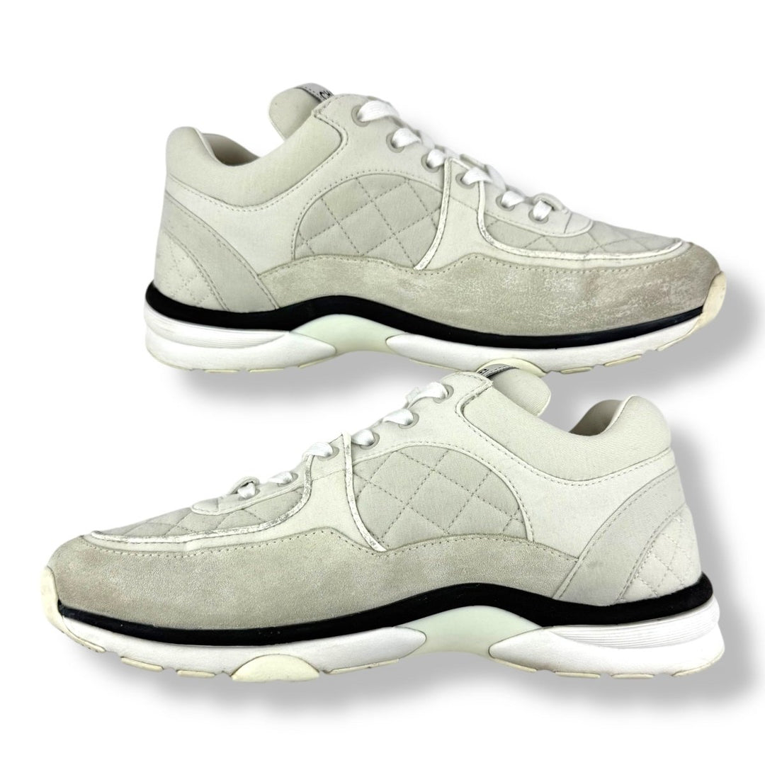 Chanel CC Runner White Suede UK 7 / EU 40 - Lux Central