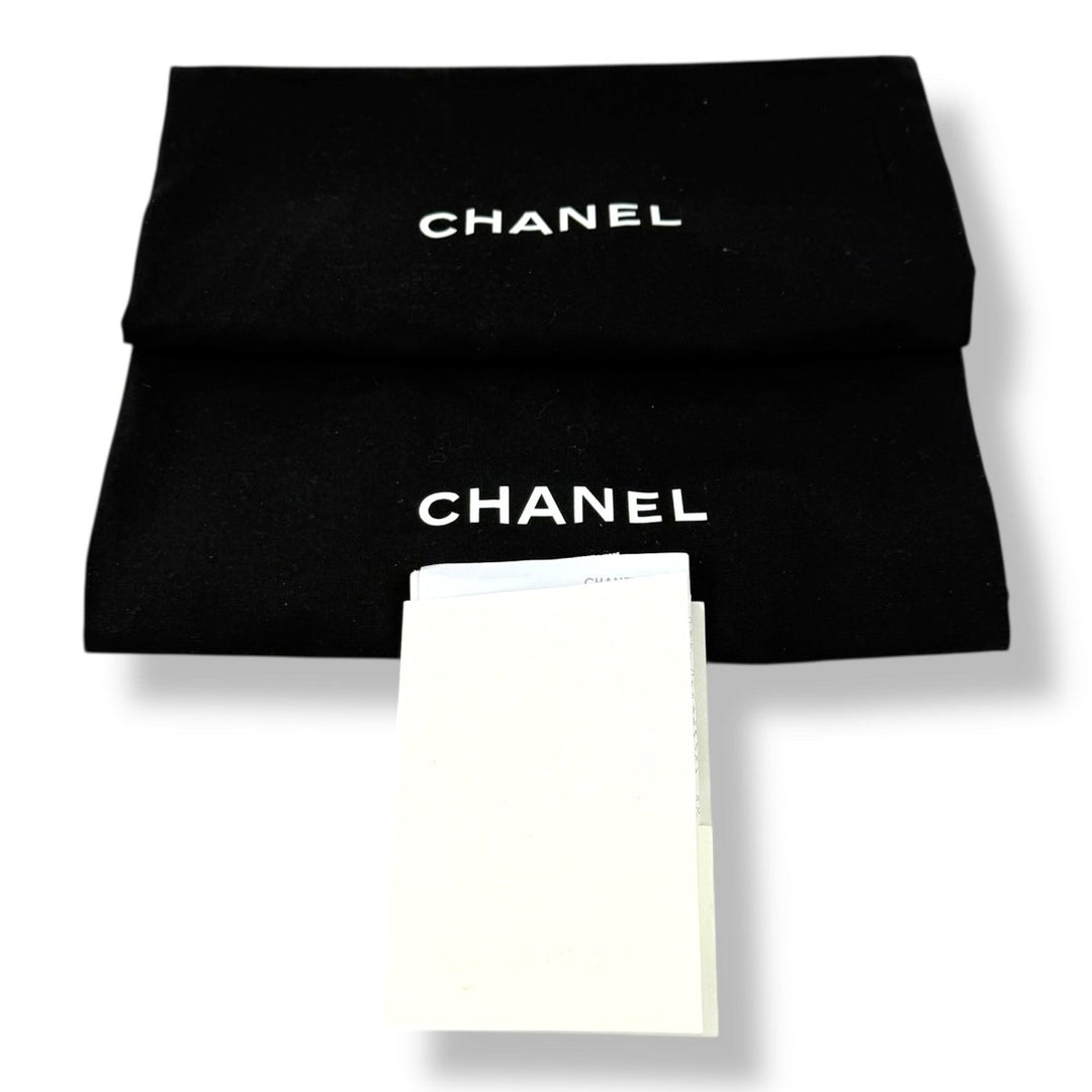 Chanel CC Runner White Suede UK 7 / EU 40 - Lux Central