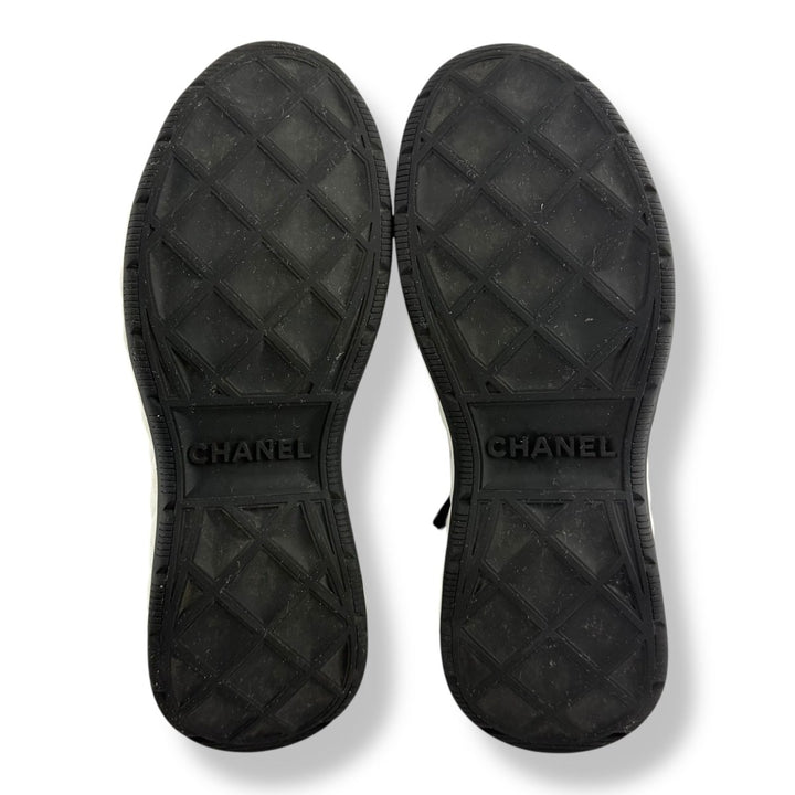 Chanel Runner CC Logo Black/White UK 5.5 / EU 38.5 - Lux Central