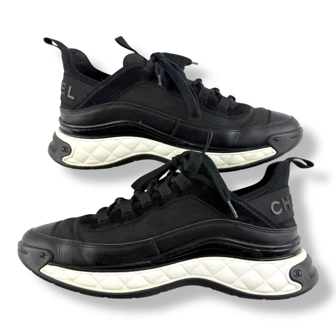 Chanel Runner CC Logo Black/White UK 6 / EU 39 - Lux Central