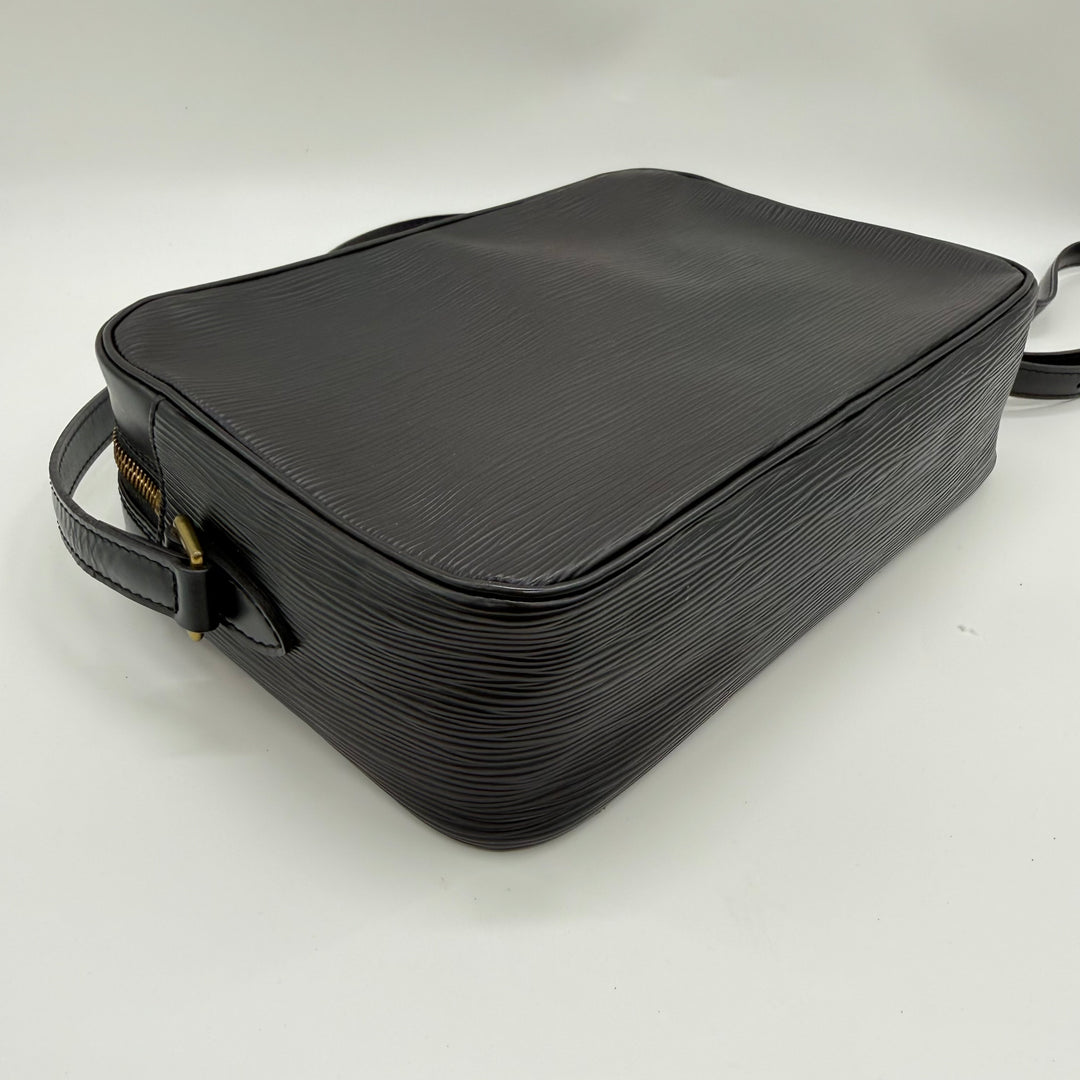 Louis Vuitton Epi Black Black Leather Trocadero 27 Crossbody Bag