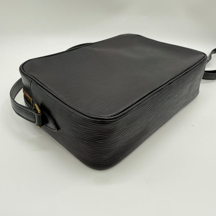 Louis Vuitton Epi Black Black Leather Trocadero 27 Crossbody Bag