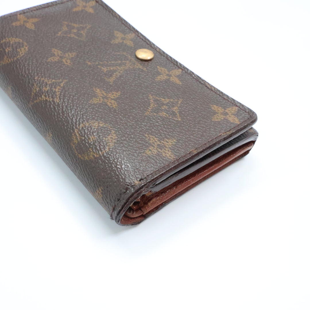 Louis Vuitton Brown Monogram Small Zippy Purse 8594