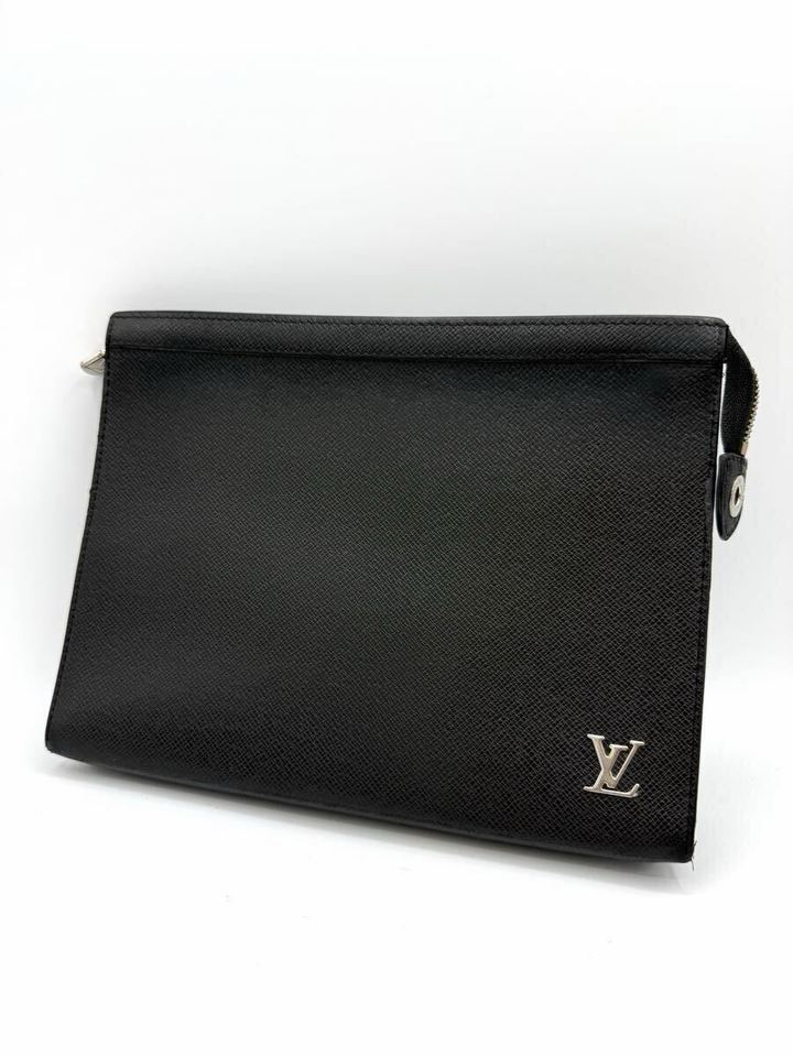 Louis Vuitton Pochette Voyage Black Taiga Pouch