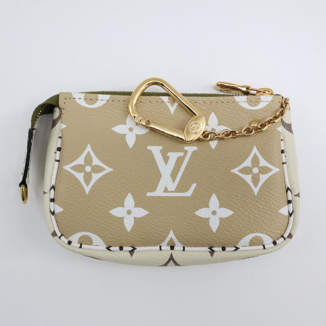 Louis Vuitton Limited Edition Giant Monogram Mini Pochette Accessoires Khaki