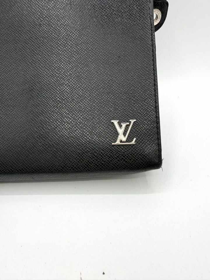 Louis Vuitton Pochette Voyage Black Taiga Pouch