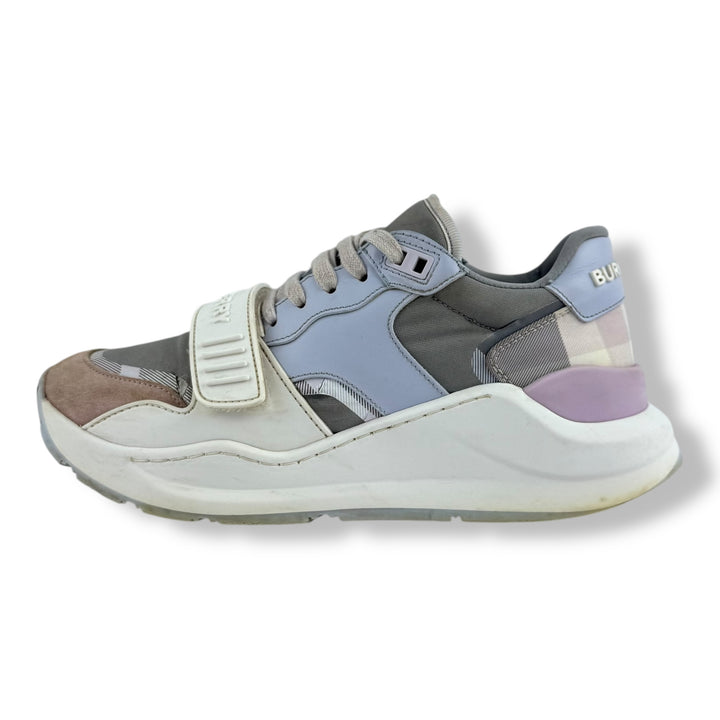 Burberry Ramsey Pink / White UK 4 / EU 37