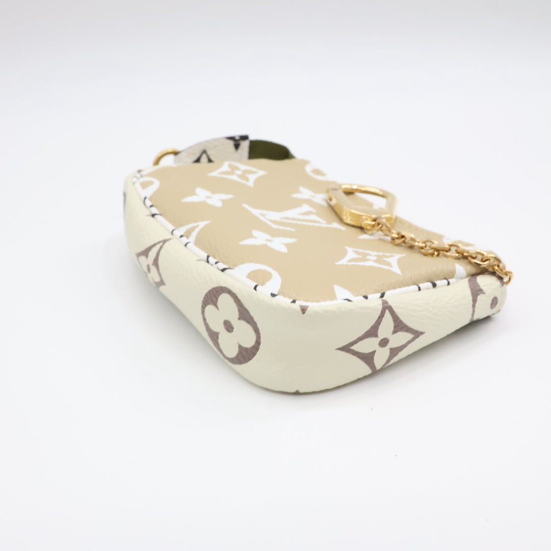 Louis Vuitton Limited Edition Giant Monogram Mini Pochette Accessoires Khaki