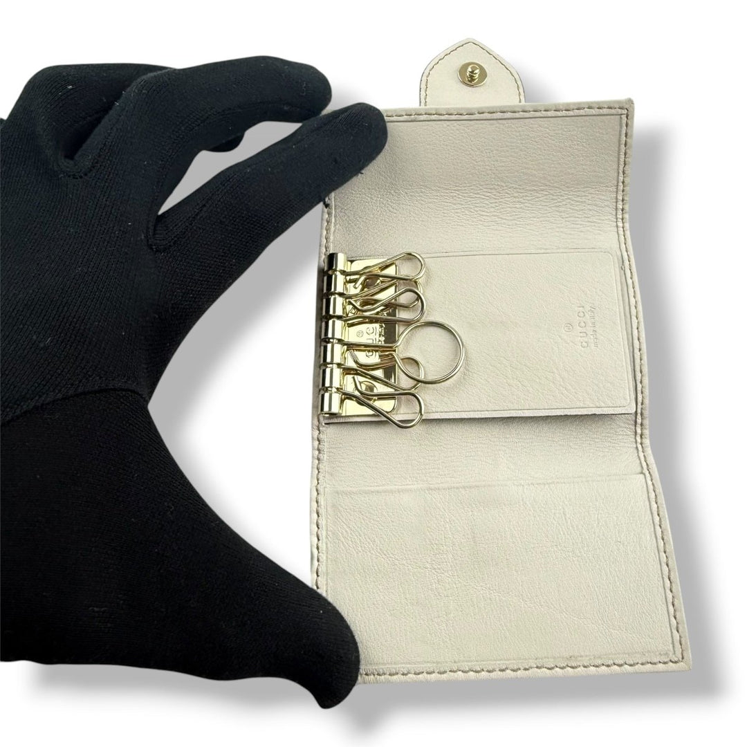 Gucci GG Heart Monogram 6 Key Holder - Lux Central