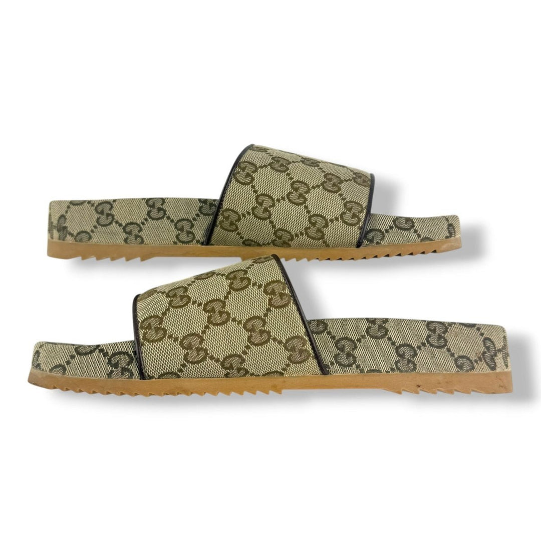 Gucci GG Slides Beige GG Supreme Canvas UK 6 / EU 39 - Lux Central