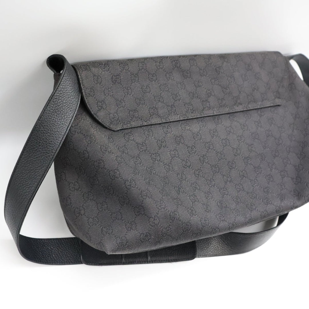 Gucci GG Supreme Black Crossbody Messenger Changing Bag - Lux Central