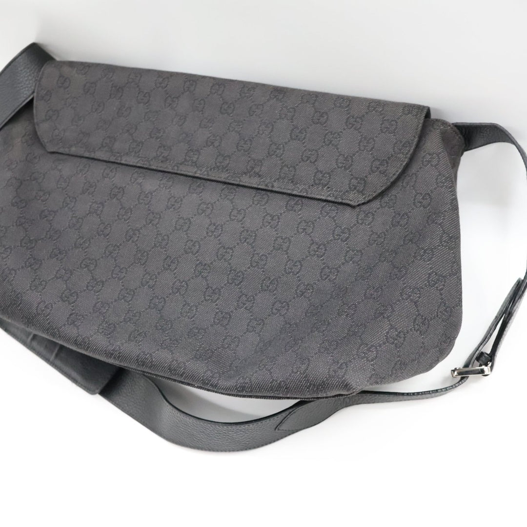 Gucci GG Supreme Black Crossbody Messenger Changing Bag - Lux Central