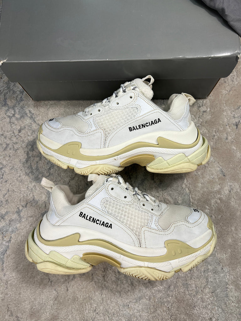 Balenciaga triple 2025 s cream white